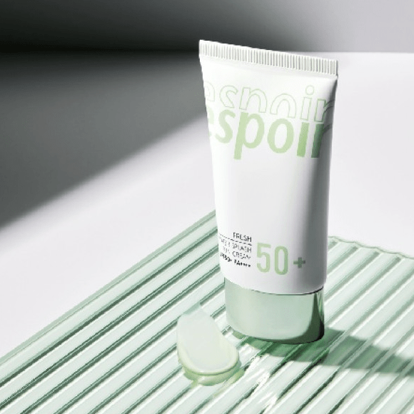 Лёгкий солнцезащитный крем Espoir Water Splash Sun Cream Fresh SPF50 PA++++